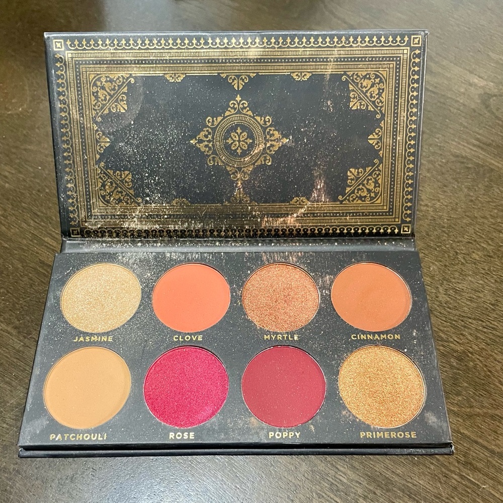 Ace beaute eyeshadow palette